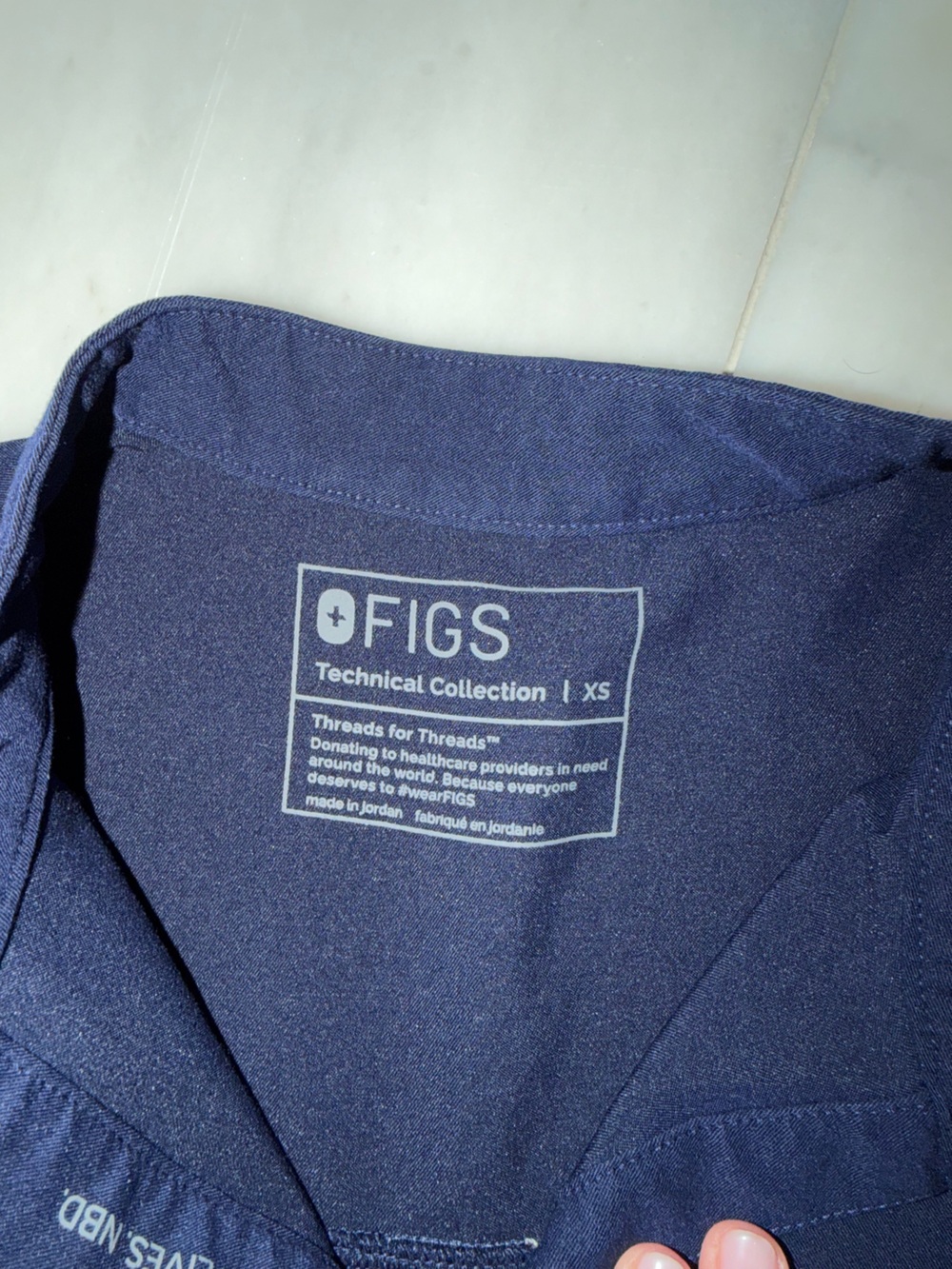 Figs Rafaela Scrub Top in Navy - Picture 3 of 3